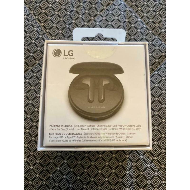 LG EARBUDS EAR PHONES NEW