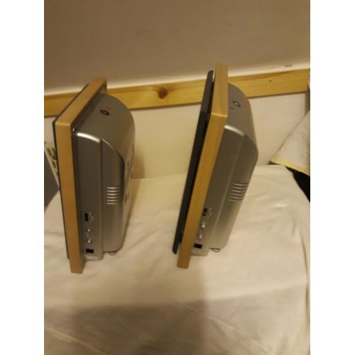 Hi fi speakers