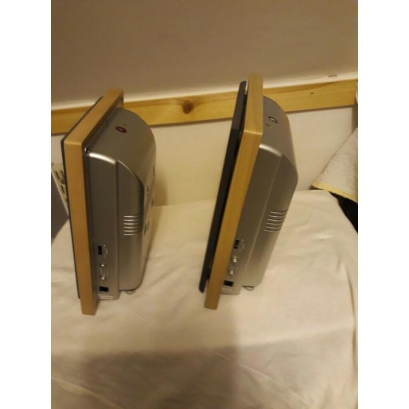 Hi fi speakers