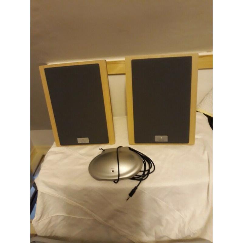 Hi fi speakers