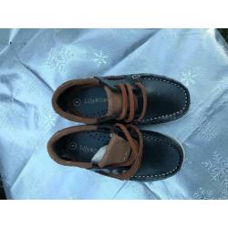 Boys shoes
