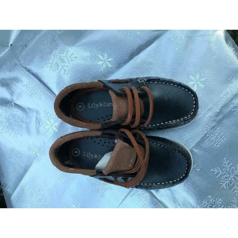 Boys shoes