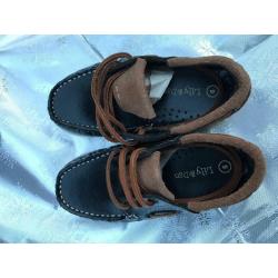 Boys shoes