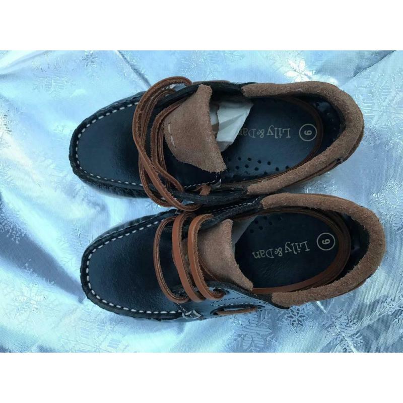 Boys shoes