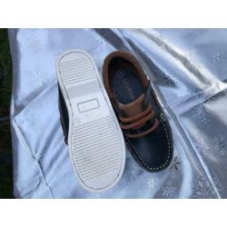 Boys shoes