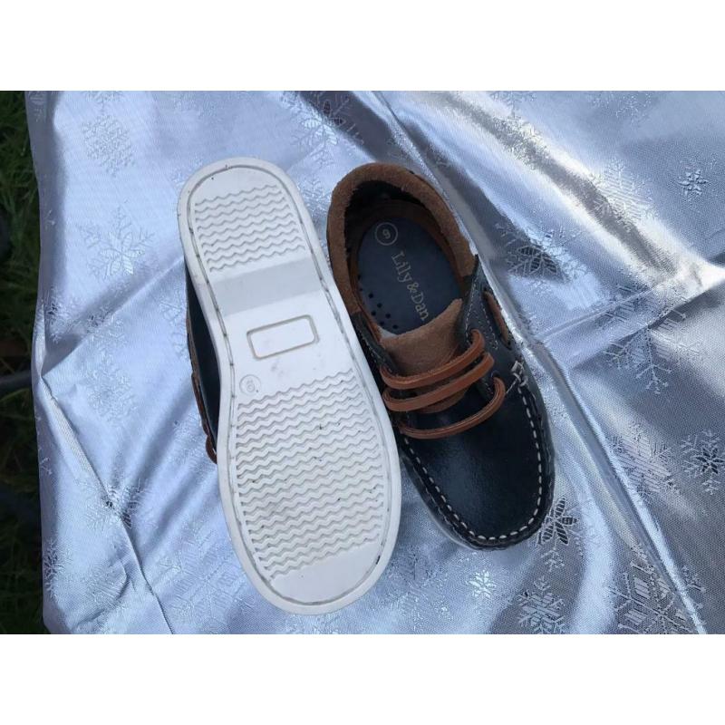 Boys shoes