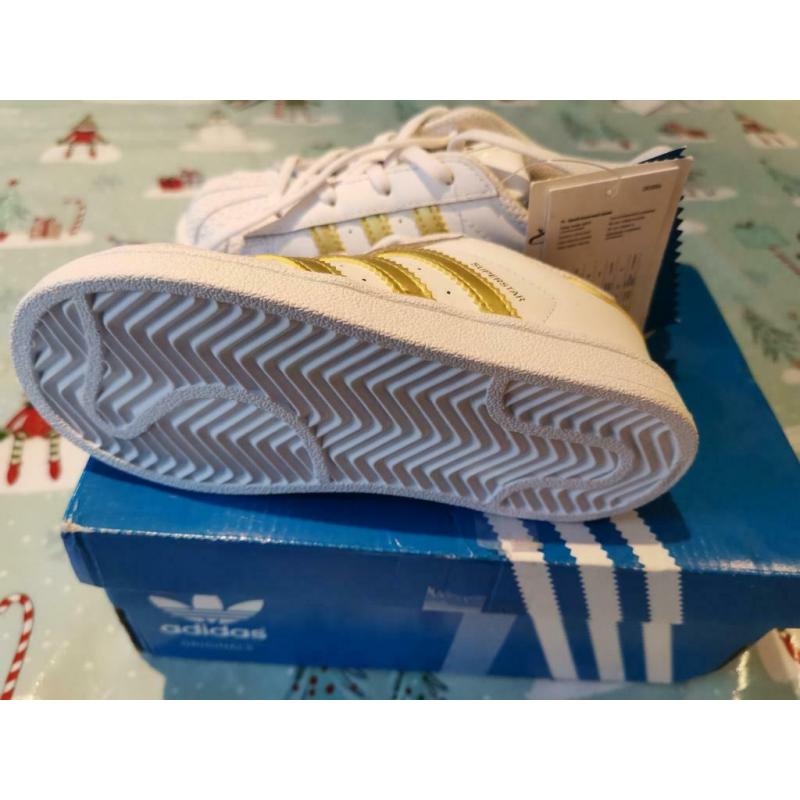 "New" Kids Adidas Superstar Trainers Size 9