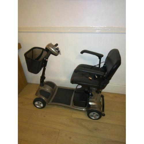 Lite mobility scooter