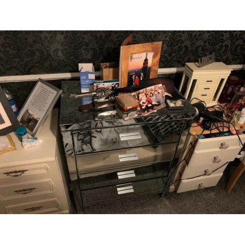 Mirrored drawers