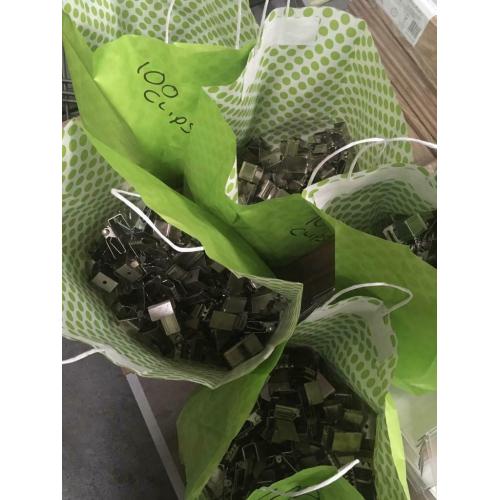 Rug hanging clips