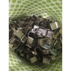Rug hanging clips