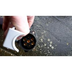 Caravan towing adapter