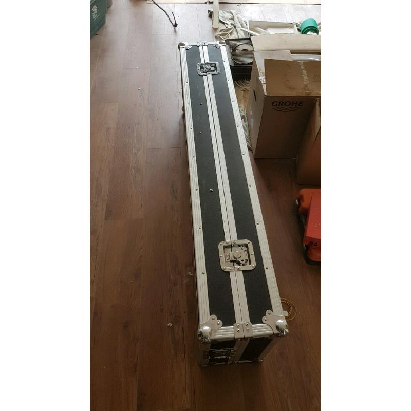 Record deck, coffin case
