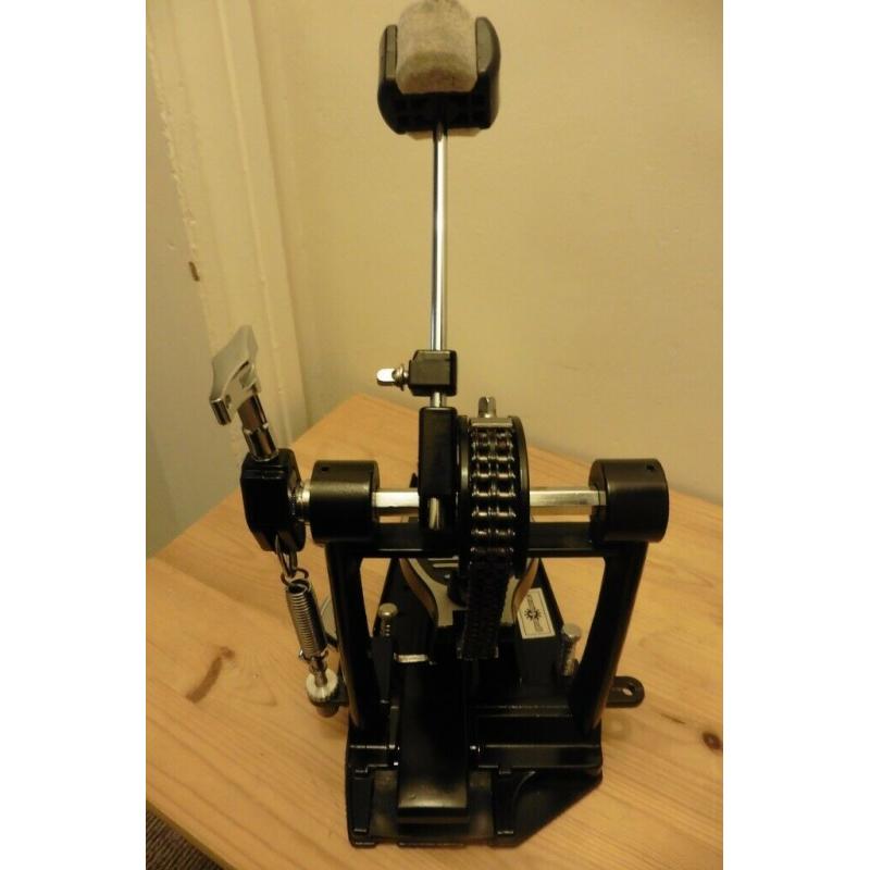 Gear4Music heavy duty bass drum pedal.