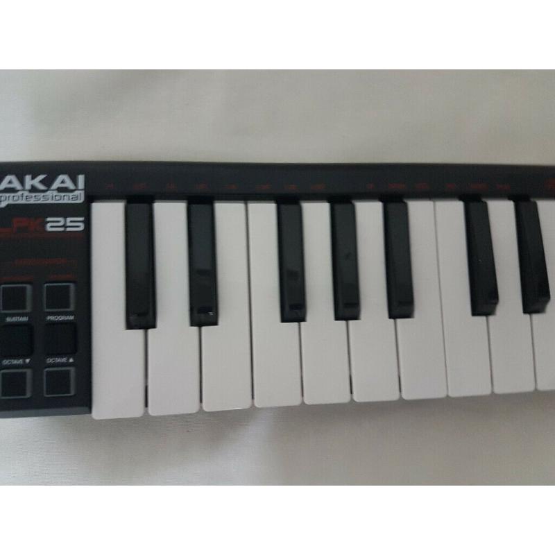 The AKAI LPK25 MIDI keyboard ( parts only)