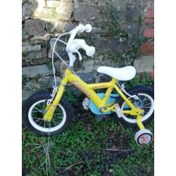 Childs bicycle with stabilisers. Good condition. Suit age 3 to 6 yrs. ?10