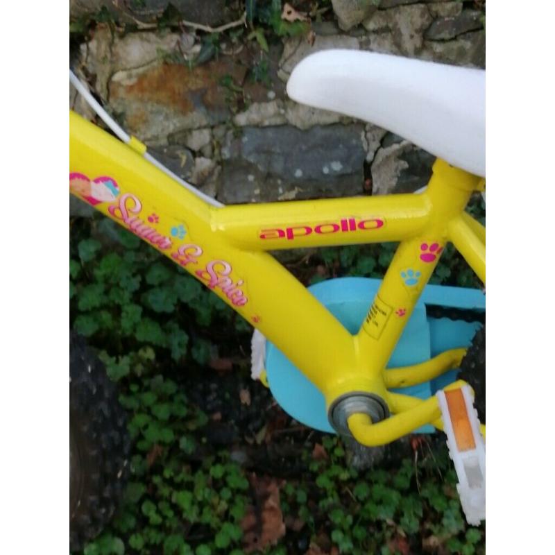Childs bicycle with stabilisers. Good condition. Suit age 3 to 6 yrs. ?10