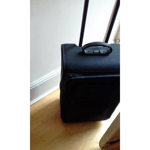 TUMI BLACK SUITCASE 22 ' HD