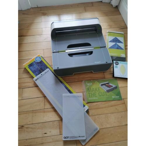 Accuquilt Go Big Electric fabric cutter 3 months old