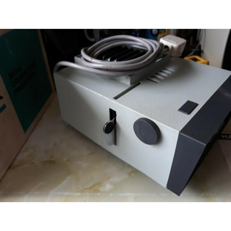 Vintage Hanimex Hanorama 300 35mm Slide Projector