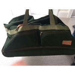 Large travel holdall