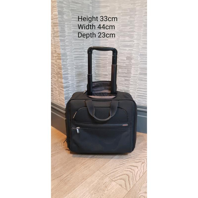 Tumi Travel Case/Bag Sold in Selfridges & Harrods RRP ?680