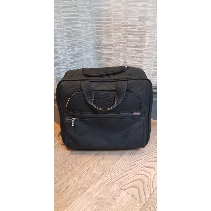 Tumi Travel Case/Bag Sold in Selfridges & Harrods RRP ?680
