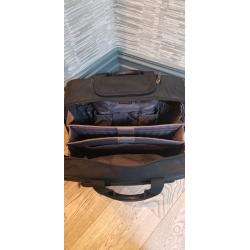 Tumi Travel Case/Bag Sold in Selfridges & Harrods RRP ?680