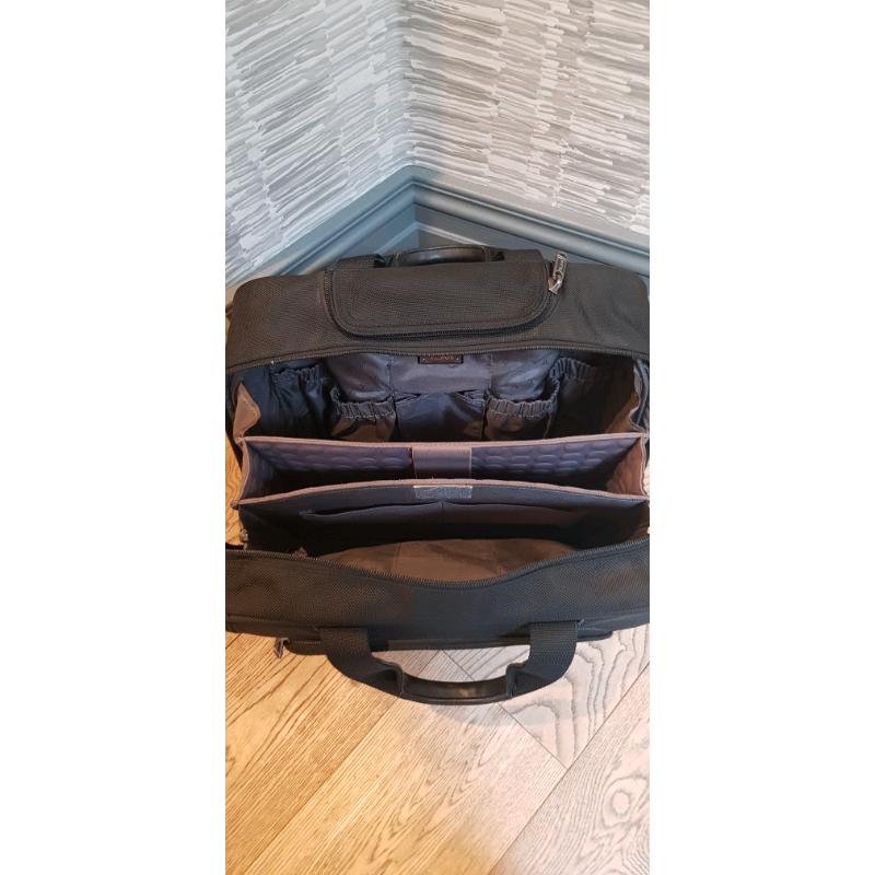 Tumi Travel Case/Bag Sold in Selfridges & Harrods RRP ?680
