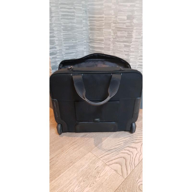 Tumi Travel Case/Bag Sold in Selfridges & Harrods RRP ?680