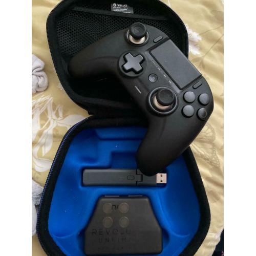 PS4 Nacon elite controller with case and charger