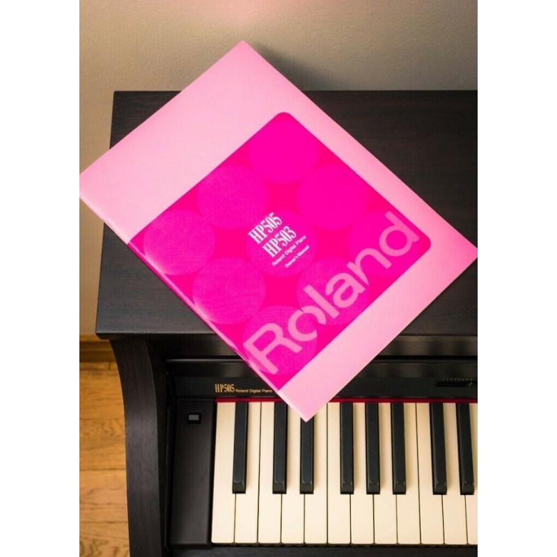 ROLAND DIGITAL PIANO & STOOL - Immaculate condition HP 505