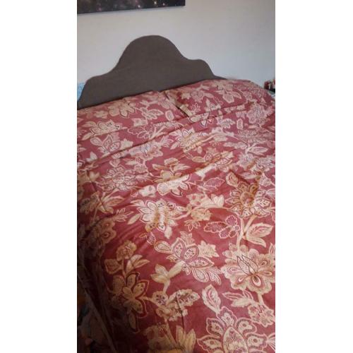 Dorma Kingsize bed set Samira Red with matching curtains 66x72in