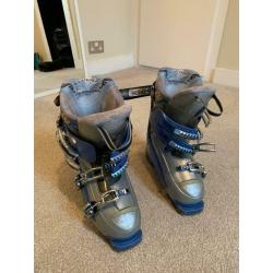 Rossignol Women?s Ski Boots Size 6.5 UK /US 8.5