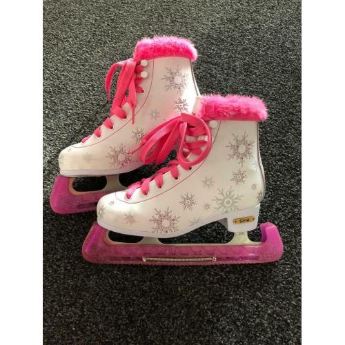 Gorgeous girls ice skating boots size 1