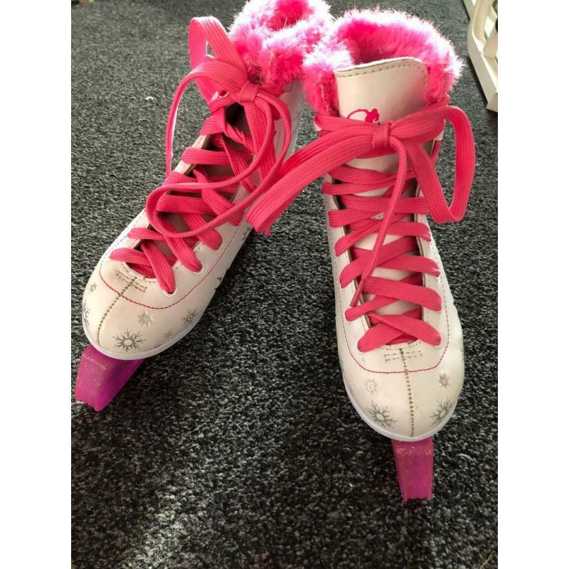 Gorgeous girls ice skating boots size 1
