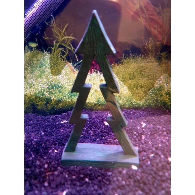 Fish tank with extras