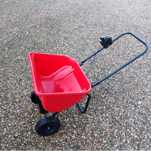 Grit spreader BNIB