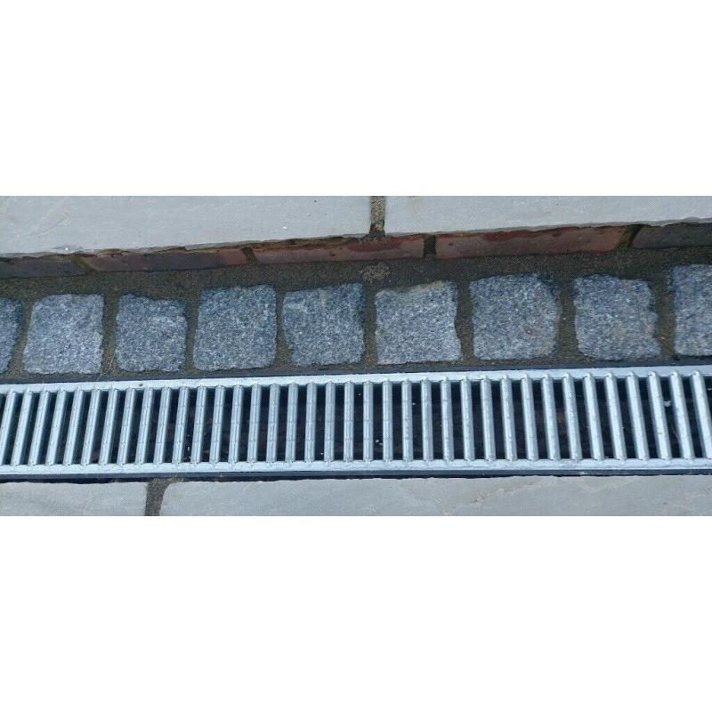 55p per block -500-600 Granite Cobbles-Silver grey 100mm x 100mm .NEW.