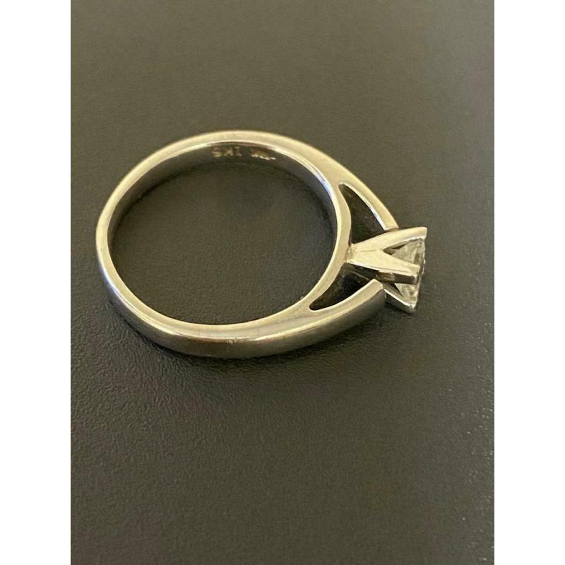 Diamond solitaire ring