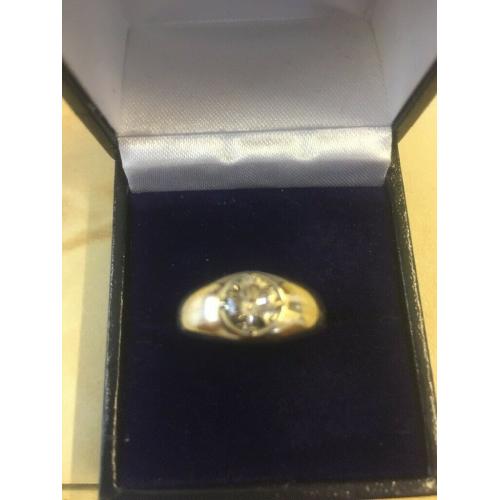GENTS DIAMOND RING...