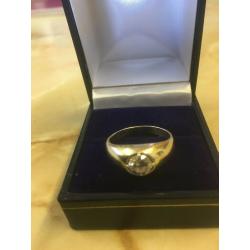 GENTS DIAMOND RING...