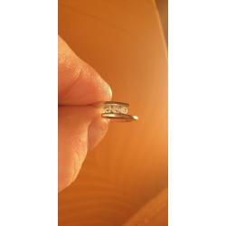 lovely 18ct Carat White Gold and 3 Stone Diamond Ring with 0.25 Carat of Diamonds