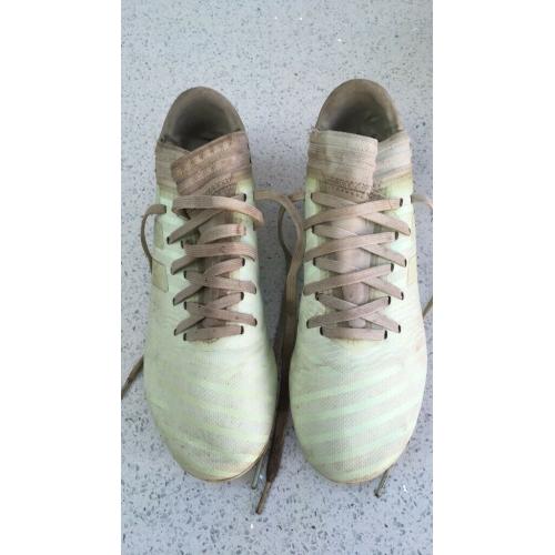 Football boots size 5