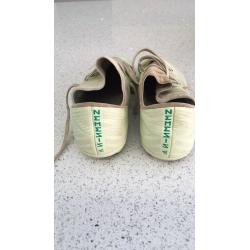 Football boots size 5