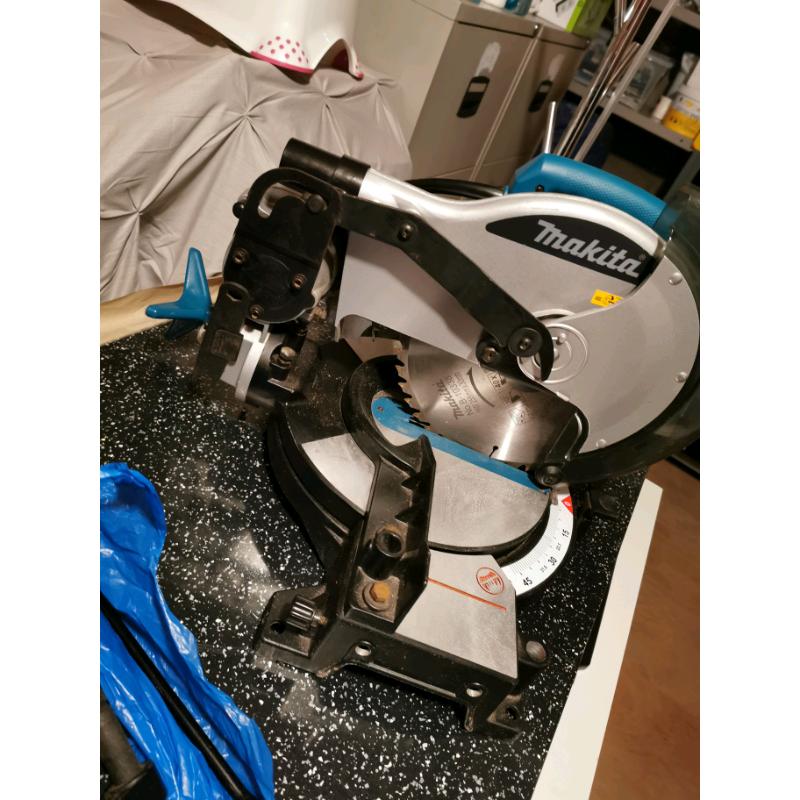 Makita mitre saw 240v