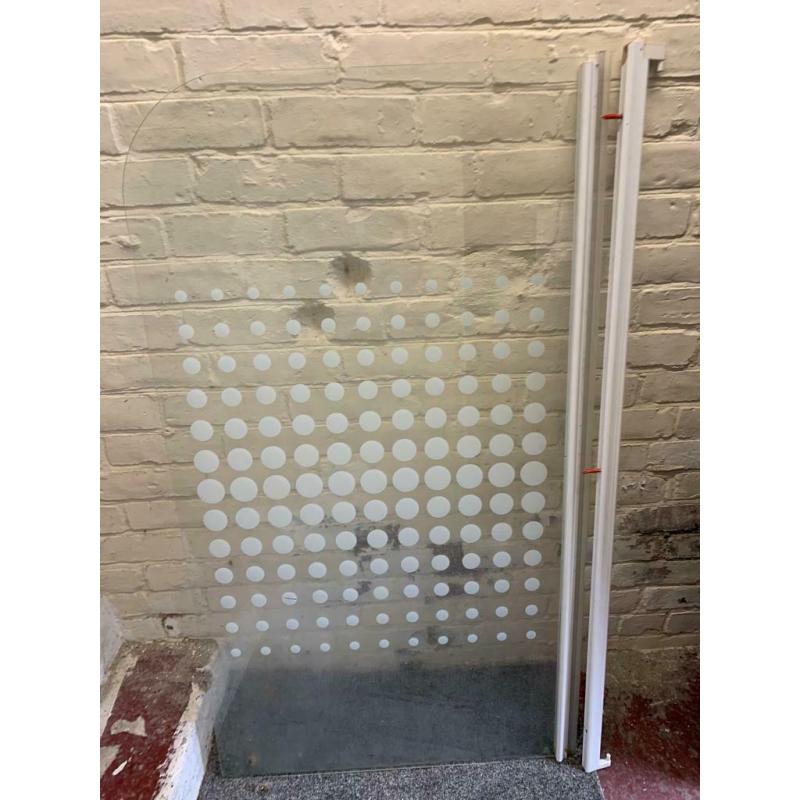 toilet, shower screen for ?25.00