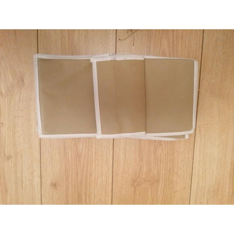 Callapsible shoe storage