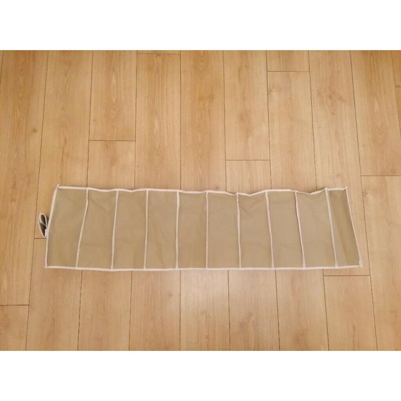 Callapsible shoe storage