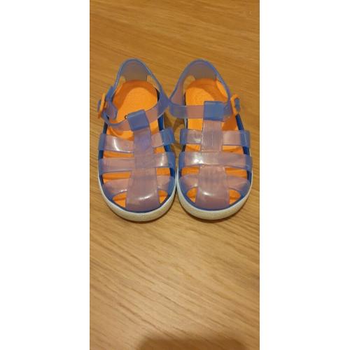 Boys jelly shoes size 10
